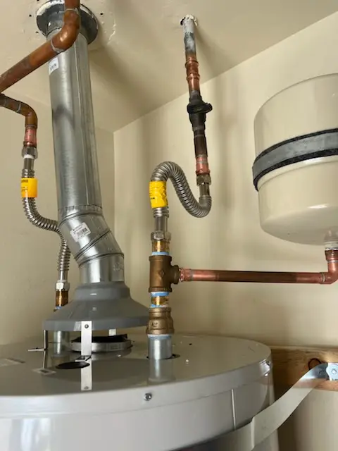 Water heater installation and plumbing repair in Everett Mall South